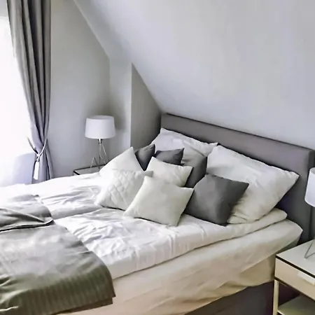 3 Bedroom Lovely In Appartamento