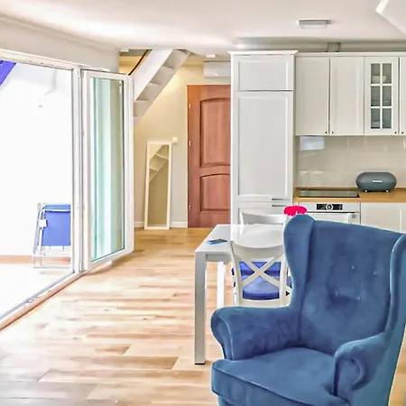 Appartamento 3 Bedroom Lovely In