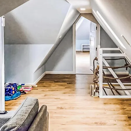 3 Bedroom Lovely In Appartamento *