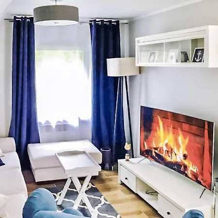 3 Bedroom Lovely In Apartment *